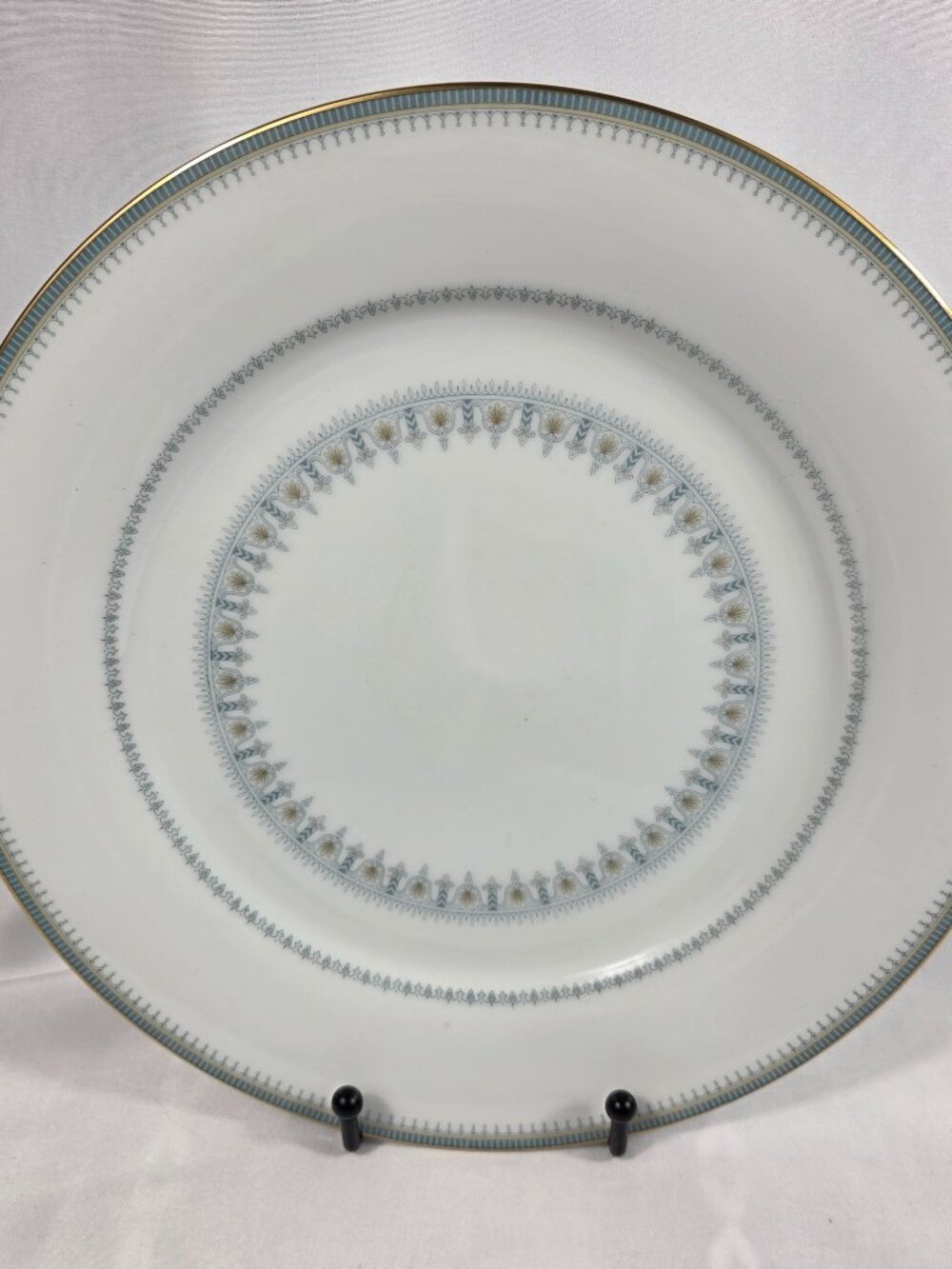 ONE Noritake Maya Dinner Plate White with Blue & Green Geometric Design 6213